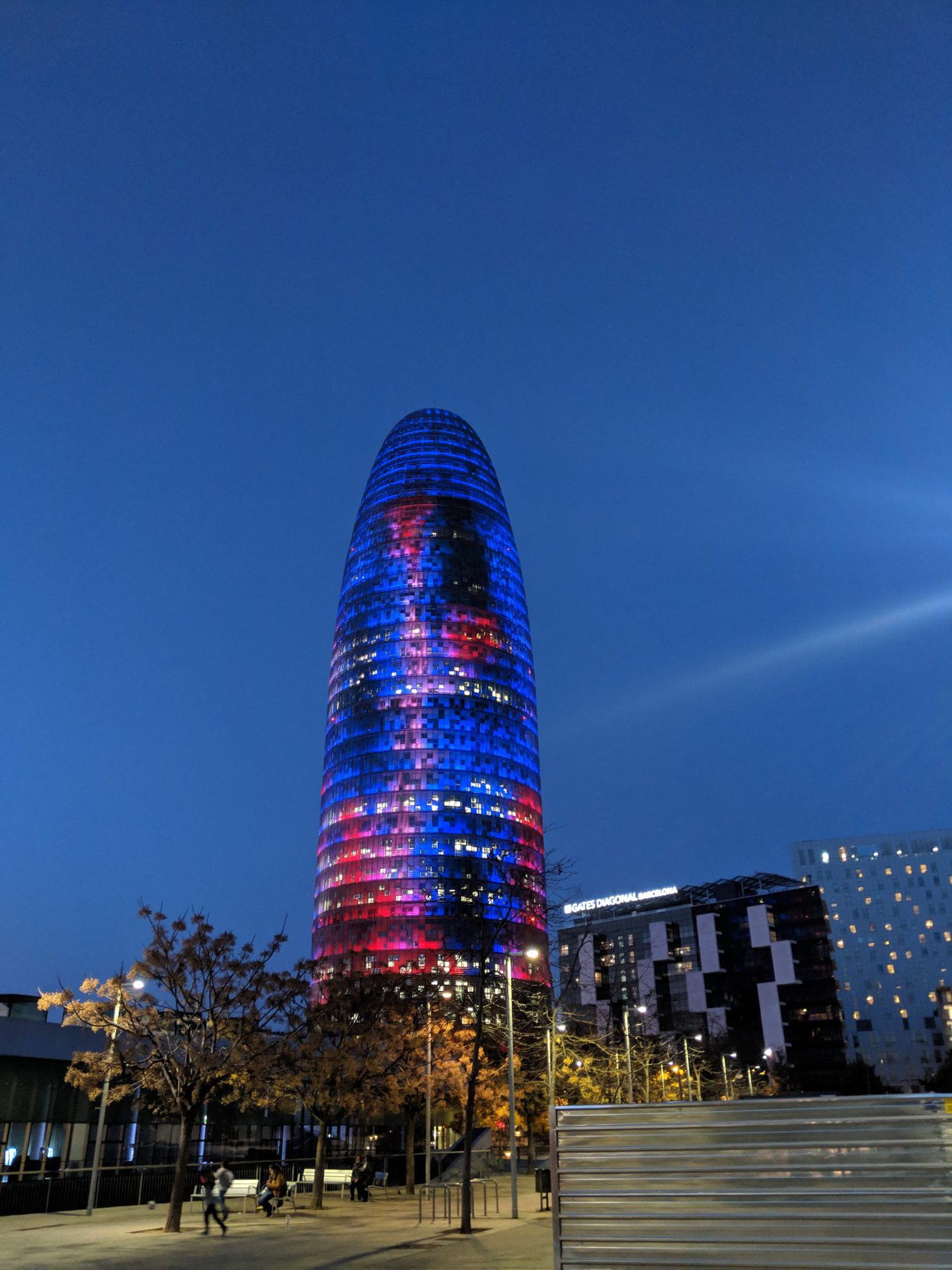 Barcelona Torre glorieert 's nachts